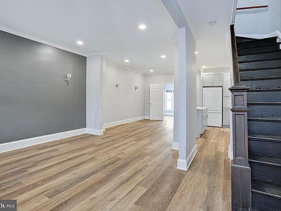 4th image of 1273 Holbrook Ter NE