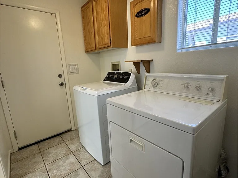 1025 Allure Dr — Photo 25