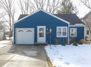 27865 Knickerbocker Rd, Bay Village, OH 44140