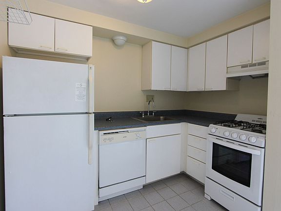 3rd image of 7801 Lloyd Ave APT 105