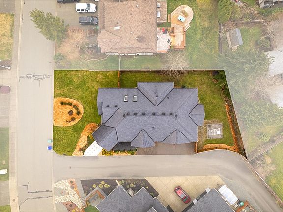 5th image of 1674 Trumpeter Cres