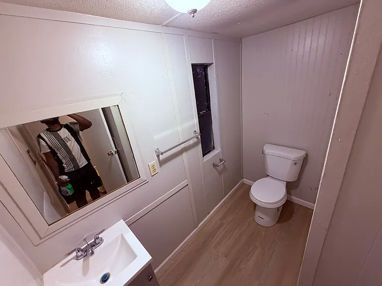 411 Bush St E #10 — Photo 8