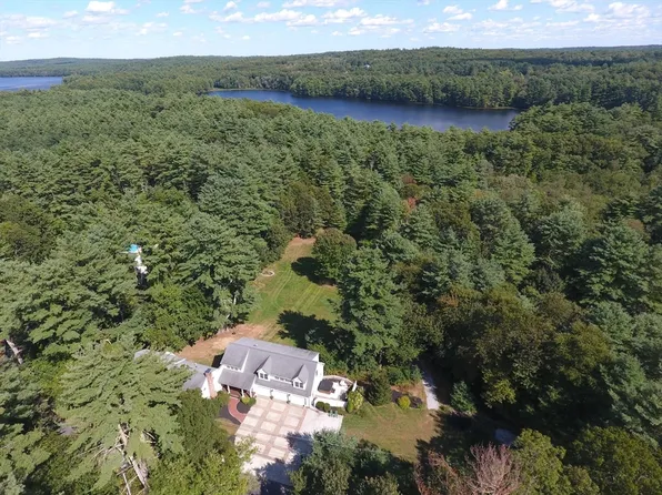 216 Pond St, Hopkinton, MA 01748