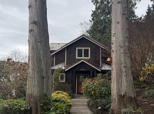 15135 NE Anna Vera Ln, Bainbridge Island, WA 98110