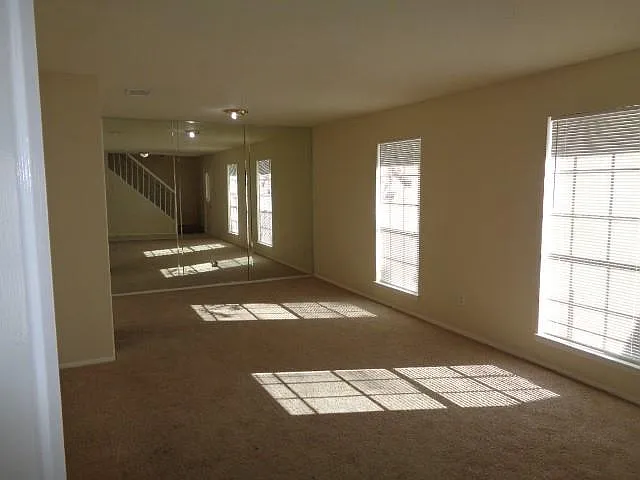 15426 Swan Creek Dr — Photo 12