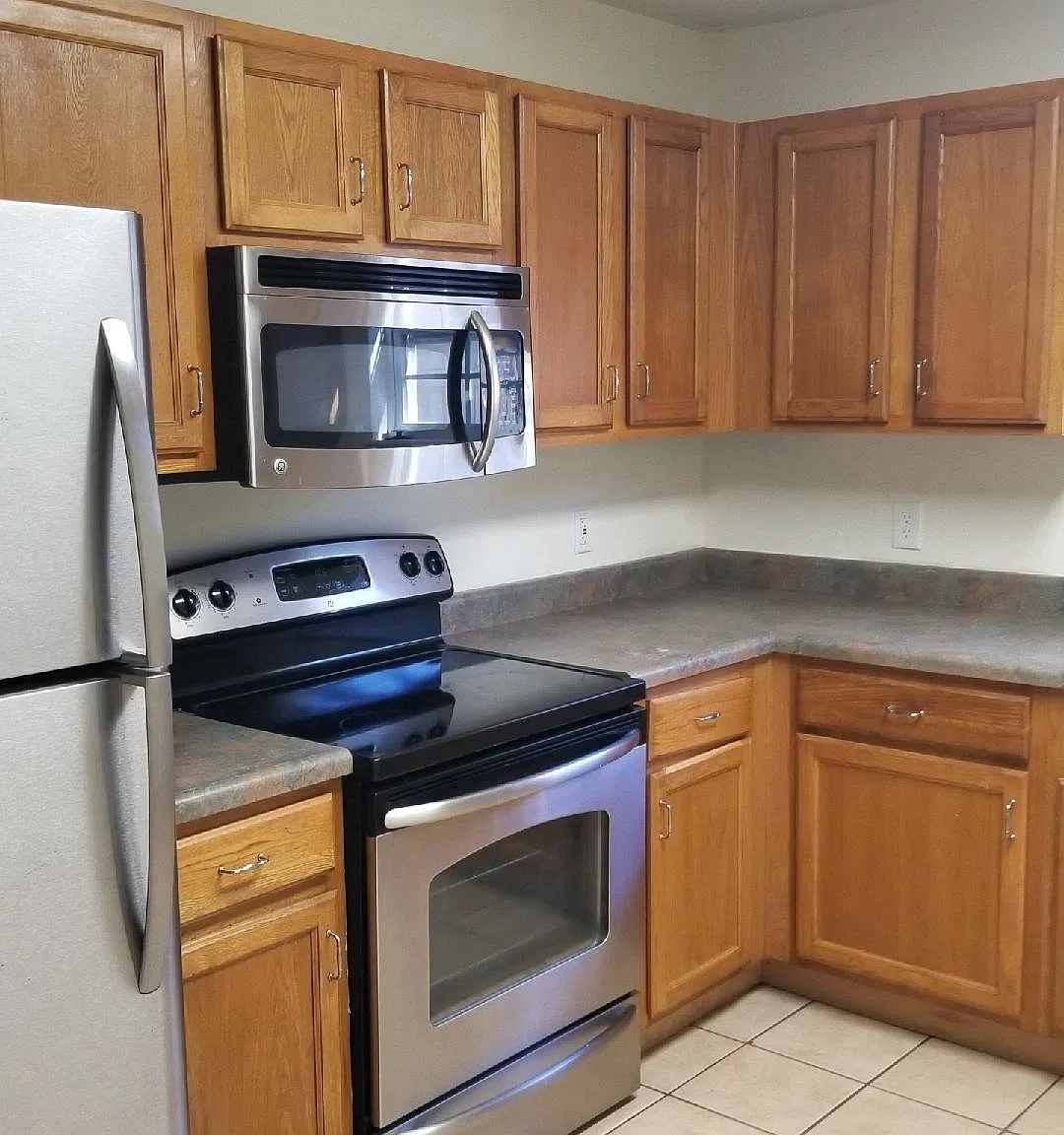 3 bed, 1220 sqft, $1,350 — Photo 2