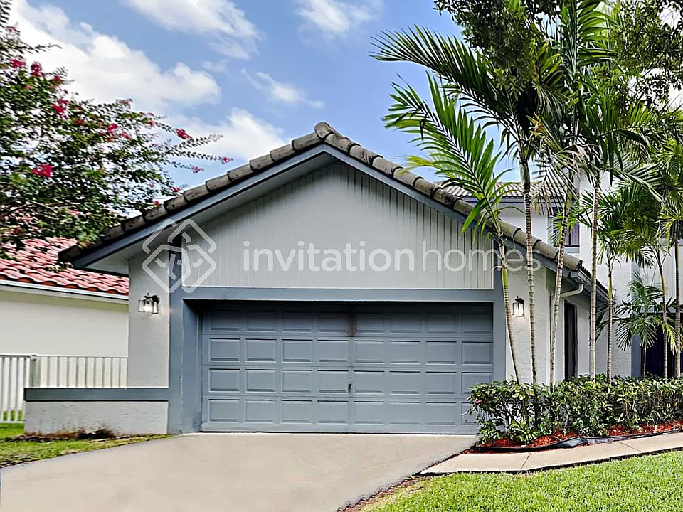 1860 NW 106th Ter
