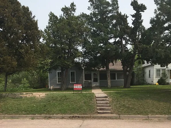 426 Morehead St, Chadron, NE 69337
