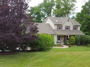 555 Hiawatha Rd, Prosperity, PA 15329