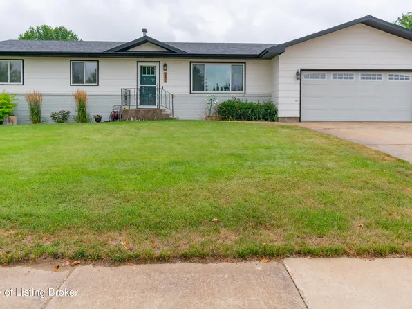 842 18th St W, Dickinson, ND 58601