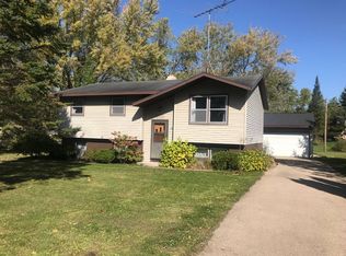 100 Rose Park Ct, Clintonville, WI 54929