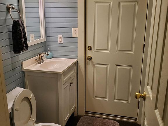 3rd image of 40117 Hedgeland Ln