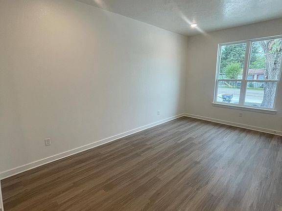 3rd image of 403B S Temple St #1
