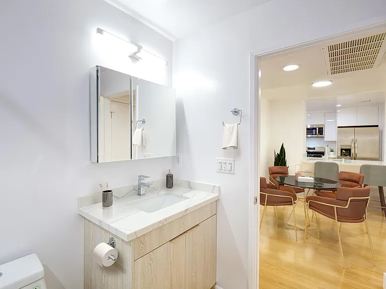 Virtually Staged 2BR2BA