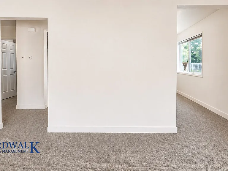 1195 E Roosevelt Ave — Photo 5