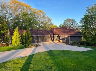 9445 N Arrowhead Shores Rd, Edgerton, WI 53534