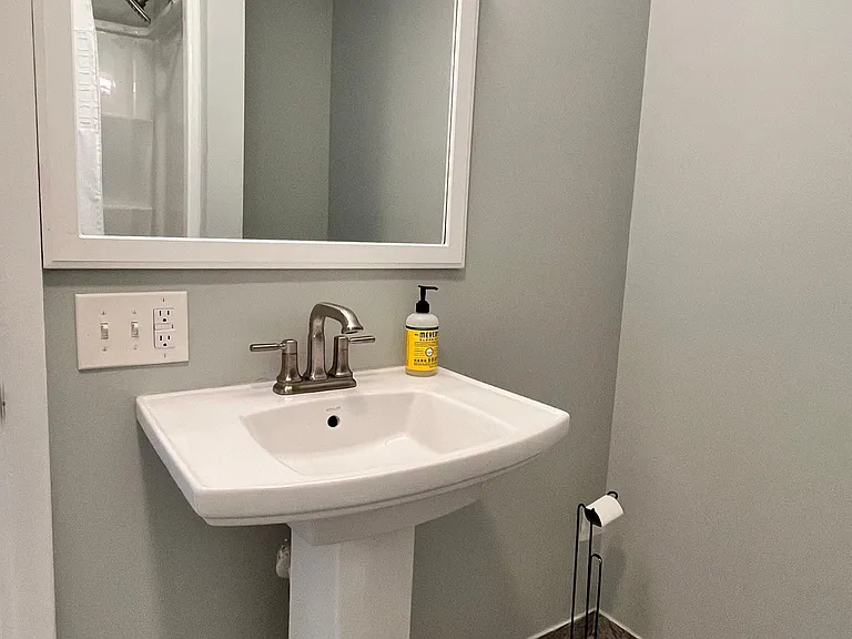 215 E Blue Ridge Dr — Photo 11