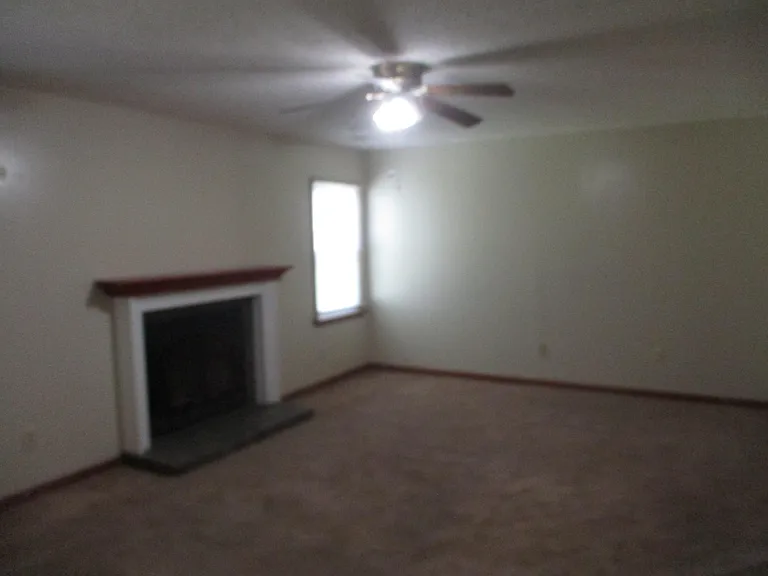 933 Fairborn Cir — Photo 12