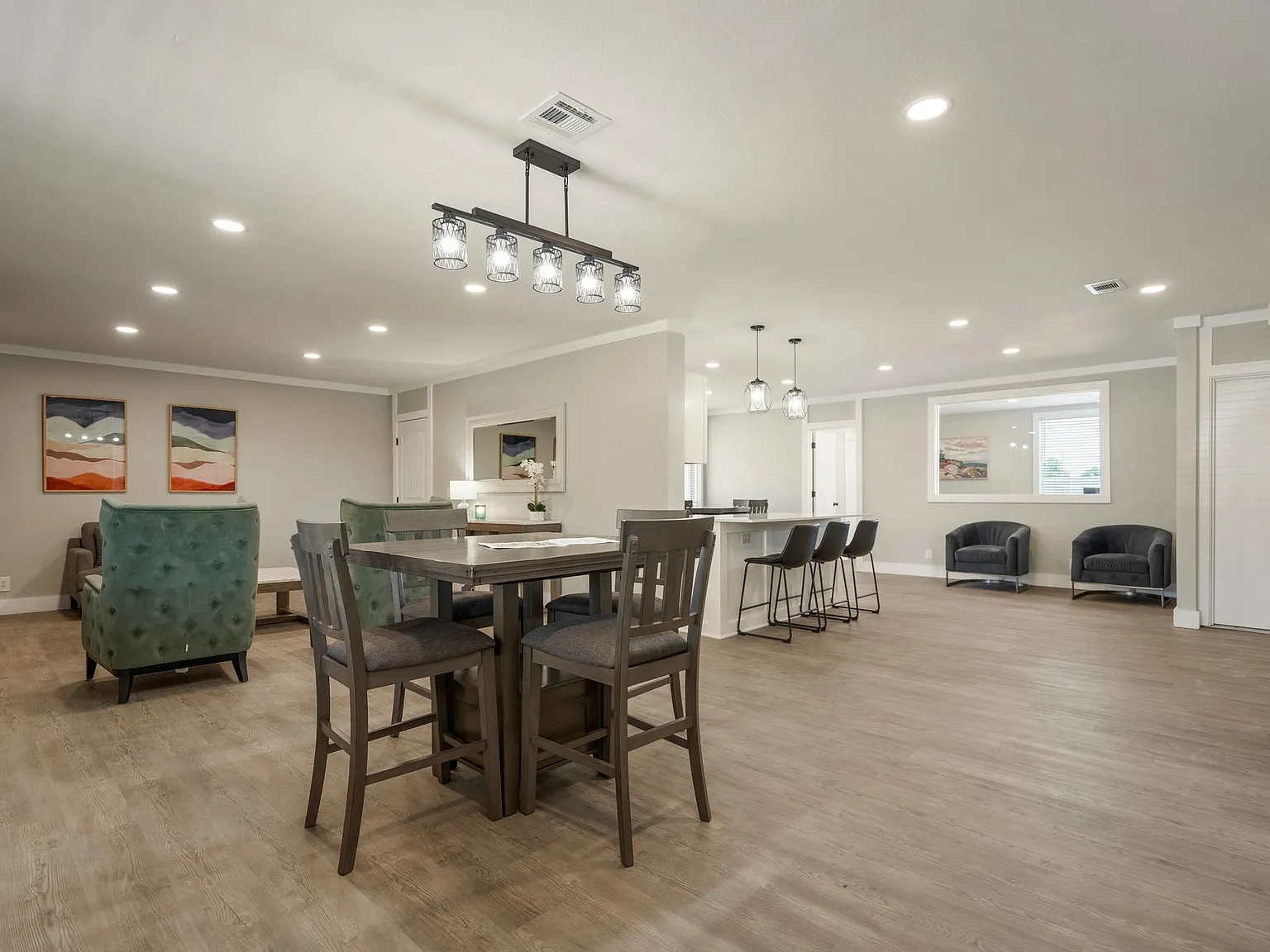 Townhomes @East 32nd - Save $600 on the First 3 Months! — Photo 2