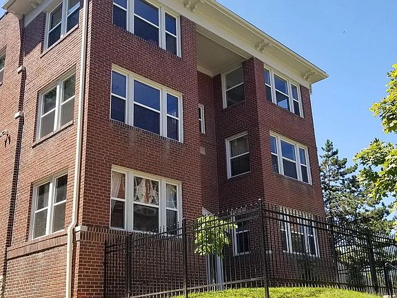 3rd image of 3920 McGee St APT 1S