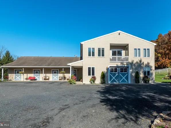 2375 Hickory Ln, Coopersburg, PA 18036