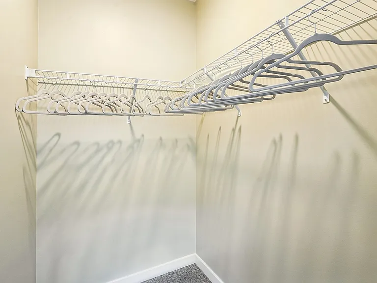 Cosmopolitan Apartments — Photo 25