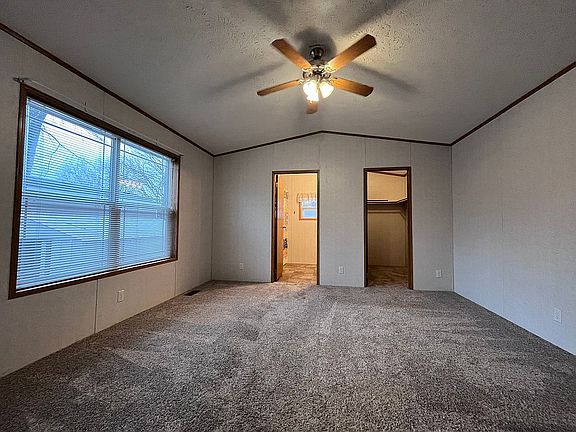 5th image of 10312 Taylor St NE
