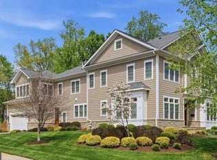 609 Kingsley Rd SW, Vienna, VA 22180