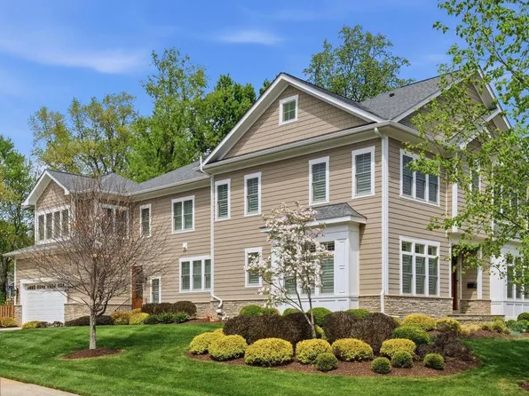 609 Kingsley Rd SW, Vienna, VA 22180