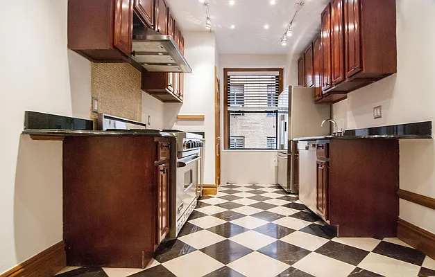 Rented by WAM Partners - William Moses Co. | media 91