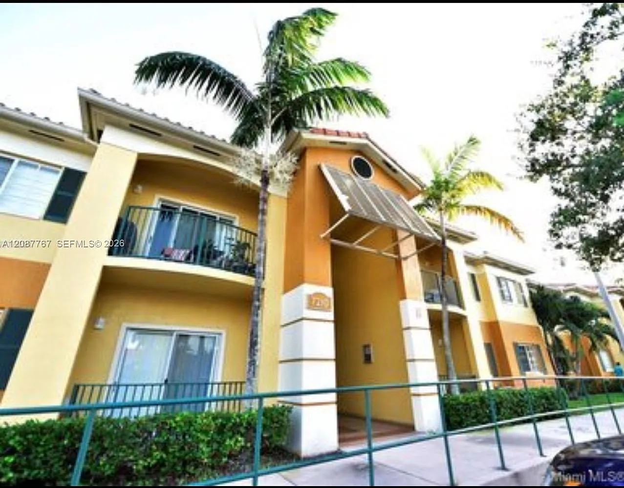 Palm Gardens At Doral Con — Photo 3