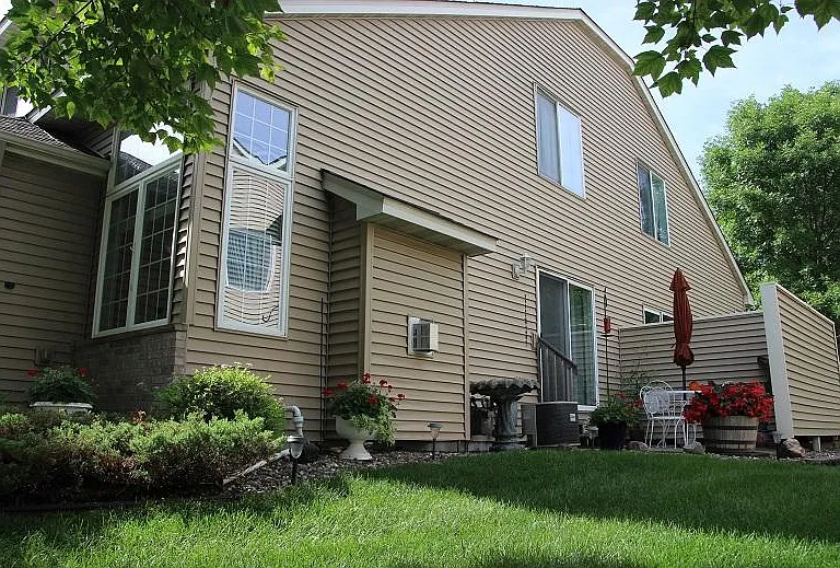 1328 Crown Oaks Dr NE — Photo 15