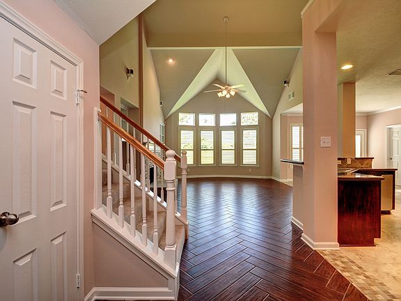 5th image of 3105 Maple Hill Dr
