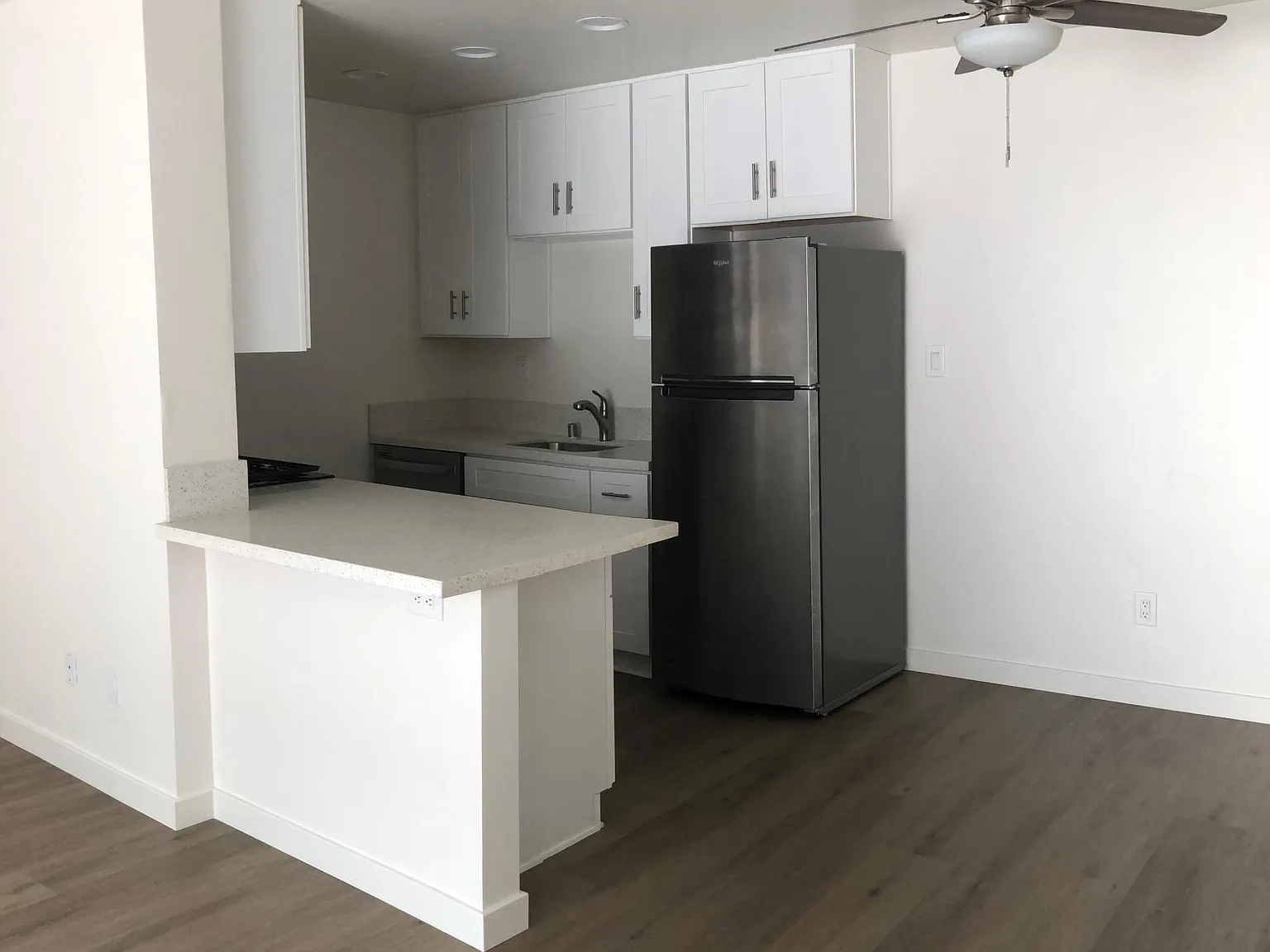 1 bed, 550 sqft, $3,149 — Photo 4