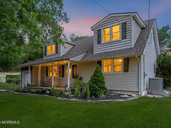 4 Dauphin Court, Toms River, NJ 08753