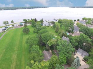 W3328 Burr Oak Dr, Lake Geneva, WI 53147