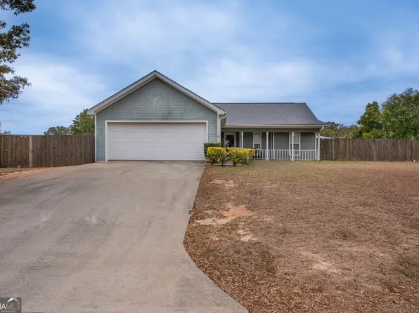 111 Oakridge Dr, Warner Robins, GA 31093