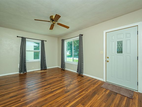 3rd image of 1014 S 11th Ave