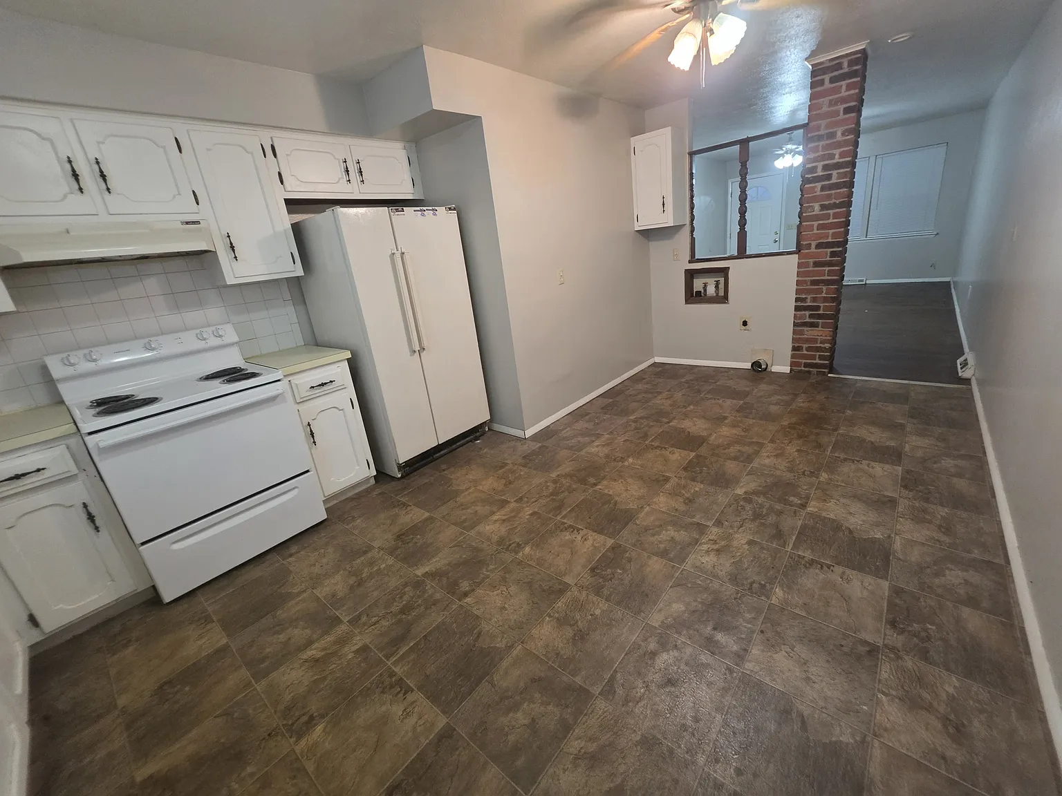 2044-3 S Barcliff - 3 — Photo 4