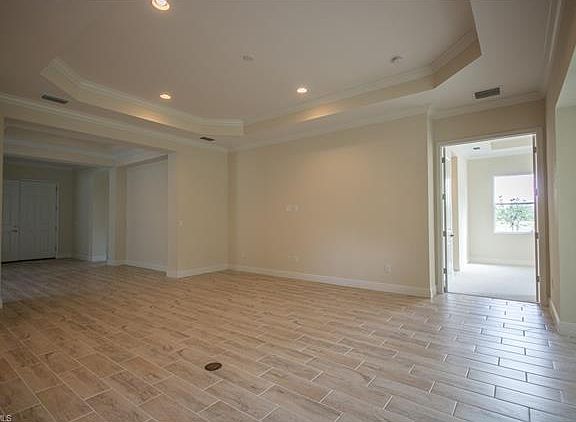 5th image of 8265 Preserve Point Dr