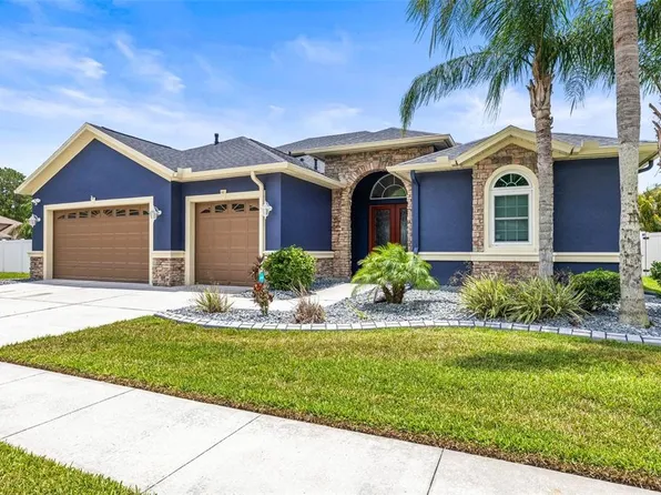 1741 Beaconsfield Dr, Zephyrhills, FL 33543
