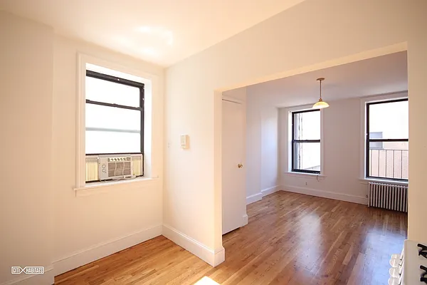 Rented by Citi Habitats | media 8