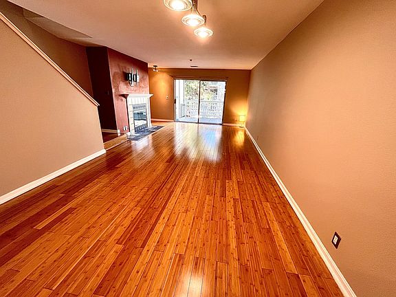 4th image of 2625 Oak Rd APT C