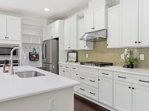 419 Methven Grove Dr, Cary, NC 27519