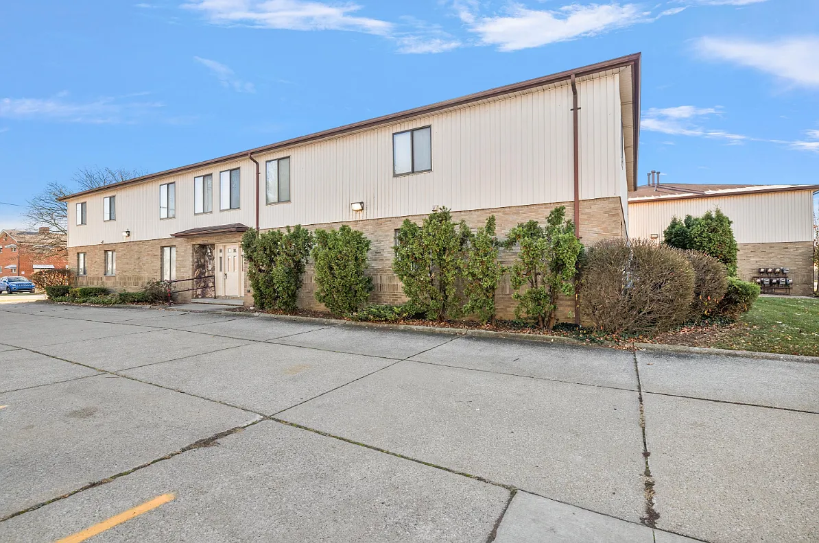 2 bed, 850 sqft, $1,050 — Photo 3
