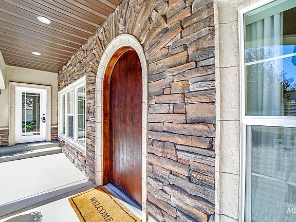 5th image of 2777 Sun Meadow Dr