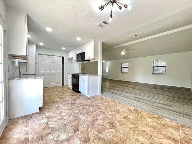 947 Grand Junction Dr — Photo 13