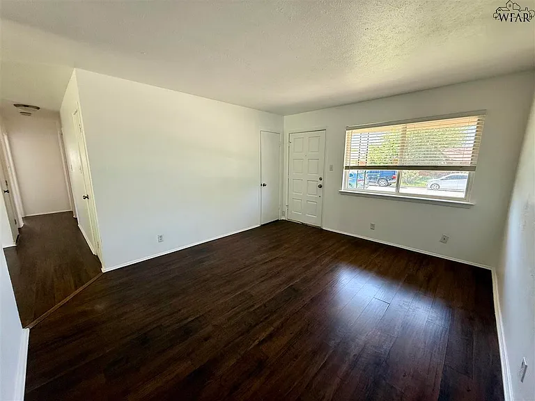 4114 Mustang St — Photo 5