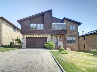 18 Jani Ct, Clifton, NJ 07013