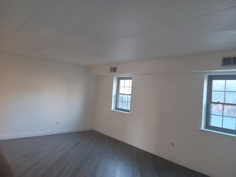 158 Woodstream Dr #5 — Photo 8